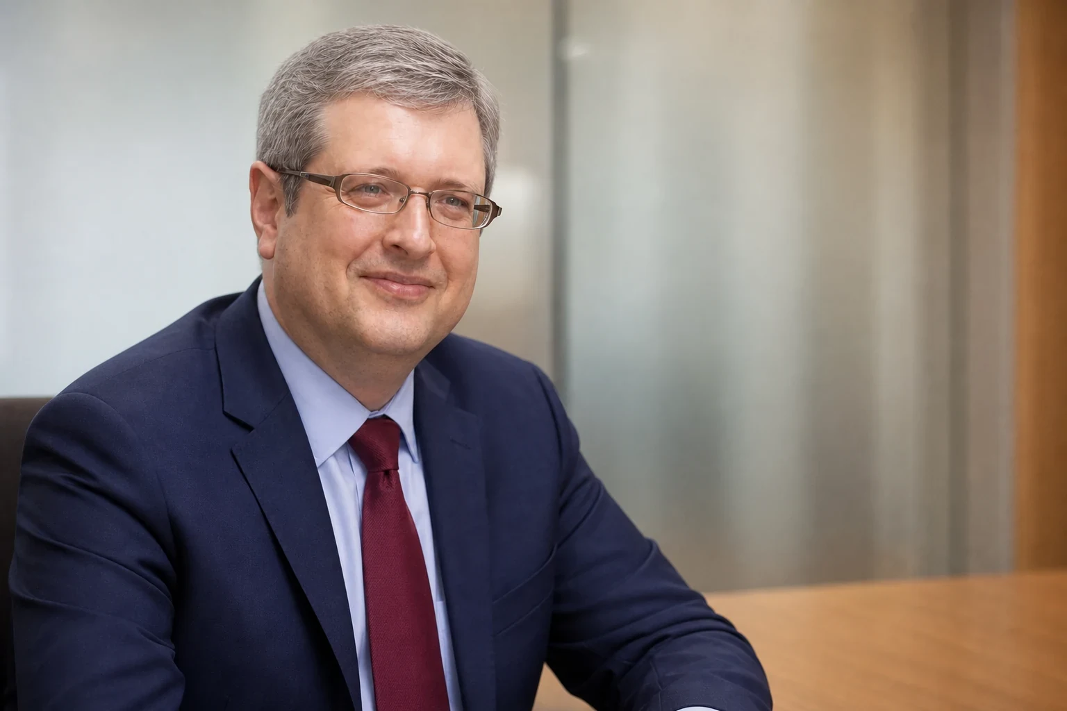 Leon Schenker in a professional advisory setting